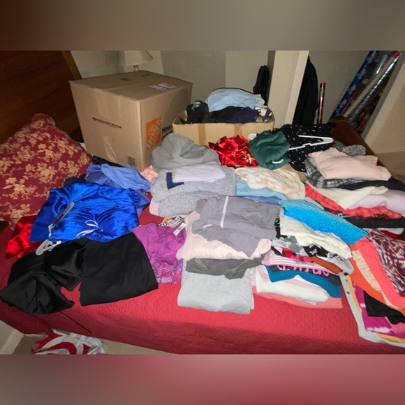 YARD SALE !!!!! - Picture 3 of 7